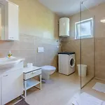 דירה Schoene Mit Pool Und Spielplatz Fuer