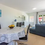 דירה Schoene Mit Pool Und Spielplatz Fuer *