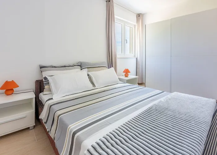 דירה Schoene Mit Pool Und Spielplatz Fuer