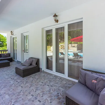 Schoene Mit Pool Und Spielplatz Fuer Apartment *